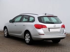 Opel Astra - 2012