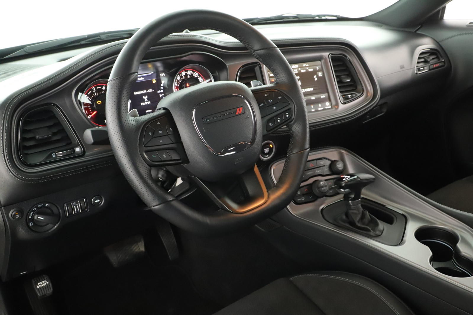 Dodge Challenger - 2024