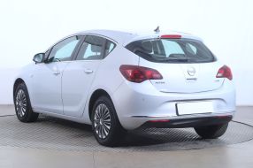 Opel Astra - 2013