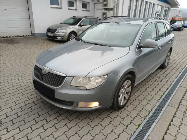 Škoda Superb 2011