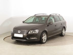 Volkswagen Passat - 2011