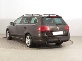Volkswagen Passat - 2011