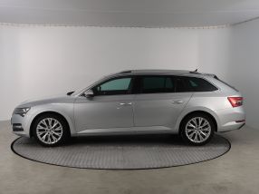 Škoda Superb - 2021