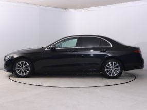 Mercedes-Benz E - 2021
