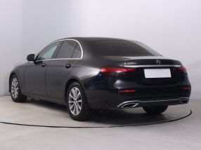 Mercedes-Benz E - 2021