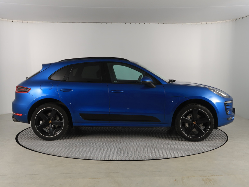 Porsche Macan, 2016