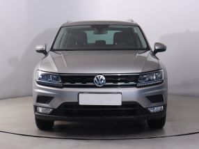 Volkswagen Tiguan - 2016