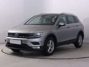 Volkswagen Tiguan - 2016