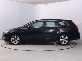 Opel Astra - 2011
