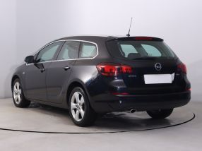 Opel Astra - 2011