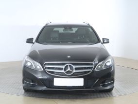 Mercedes-Benz E - 2015