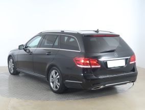 Mercedes-Benz E - 2015