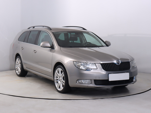 Škoda Superb 2011