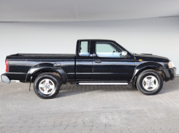 Nissan Navara 2002