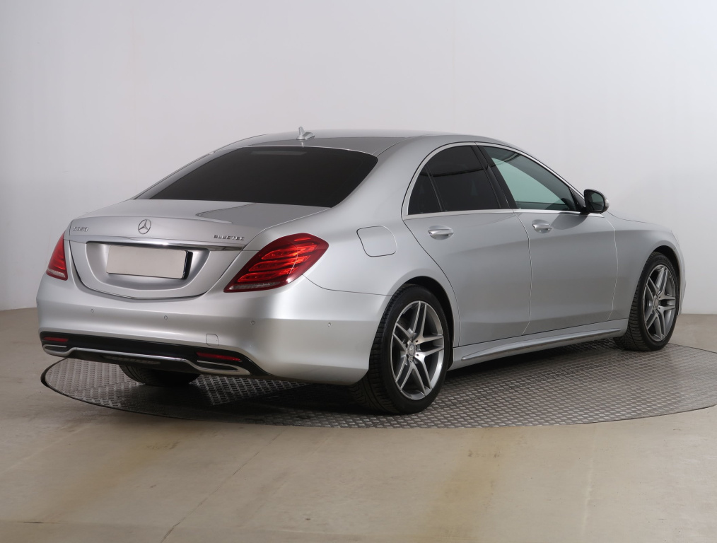 Mercedes-Benz S