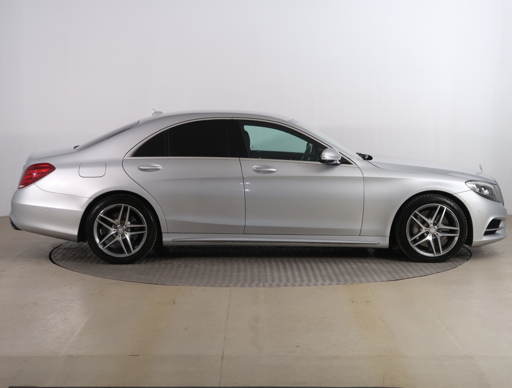 Mercedes-Benz S