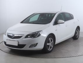 Opel Astra - 2012
