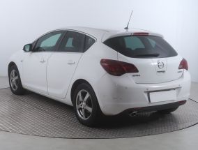 Opel Astra - 2012