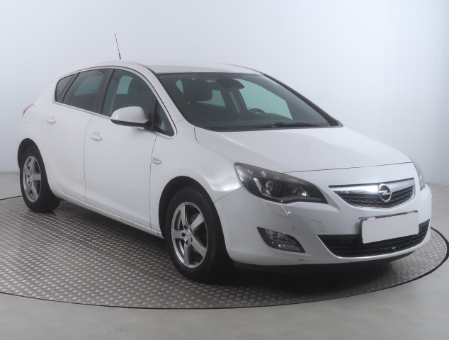 Opel Astra 2012