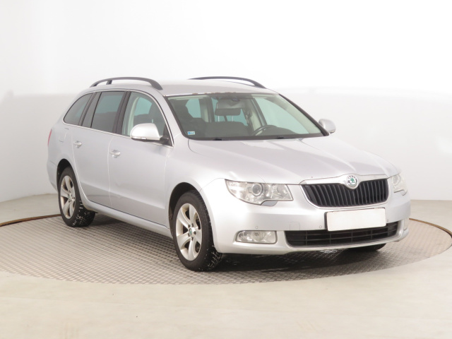 Škoda Superb 2012