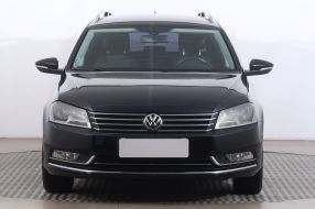 Volkswagen Passat - 2011