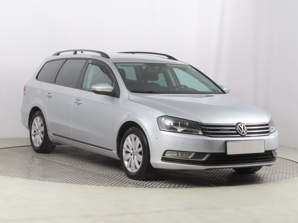 Volkswagen Passat, 2011