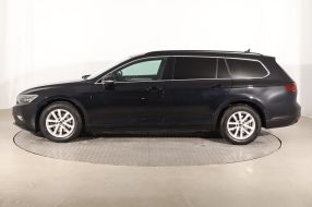 Volkswagen Passat - 2021