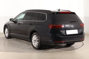 Volkswagen Passat - 2021