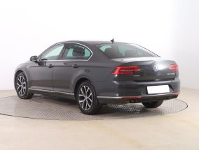 Volkswagen Passat - 2015