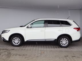 Mitsubishi Outlander - 2016