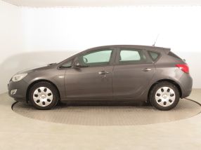 Opel Astra - 2010