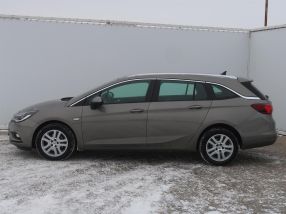 Opel Astra - 2016