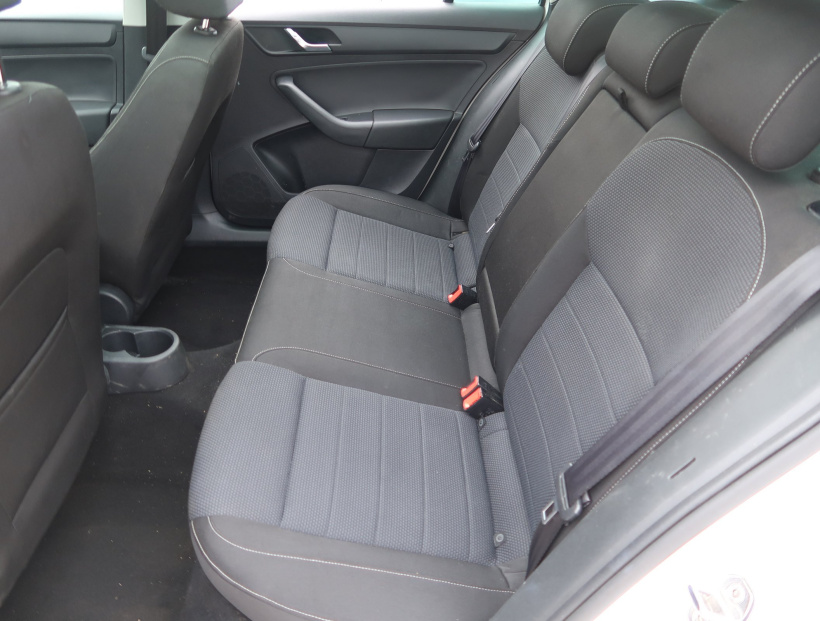 Škoda Rapid Spaceback, 2016