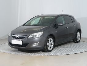 Opel Astra - 2012
