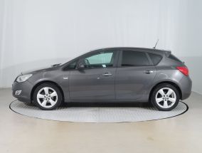 Opel Astra - 2012