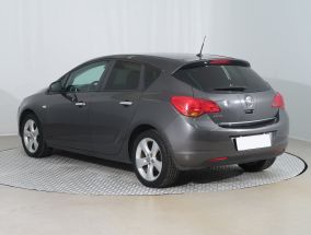 Opel Astra - 2012