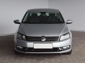Volkswagen Passat - 2012