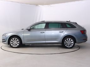 Škoda Superb - 2021