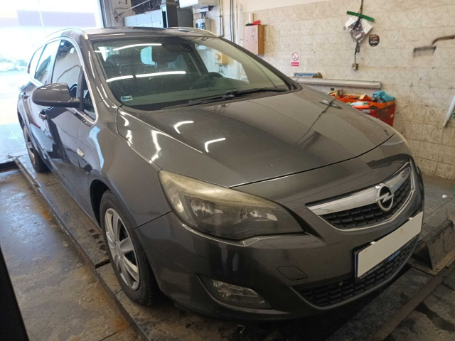 Opel Astra 2011