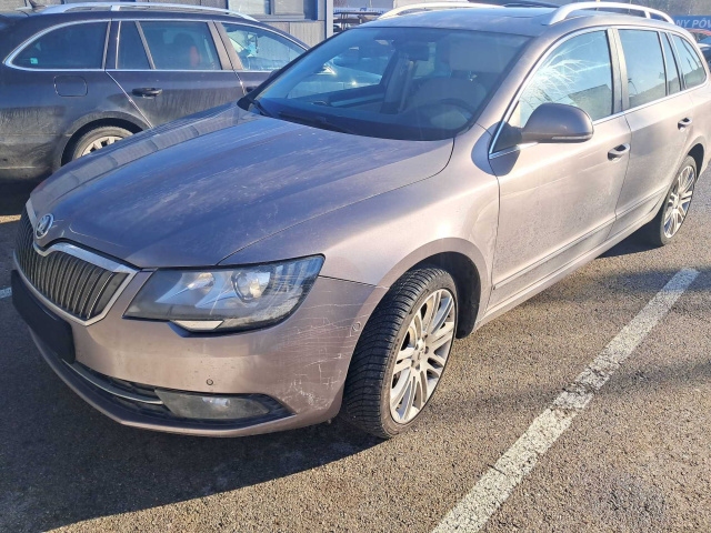 Škoda Superb 2013