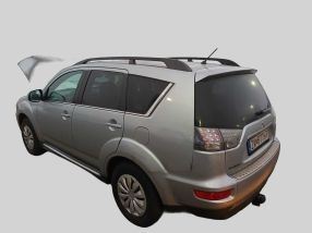 Mitsubishi Outlander - 2011