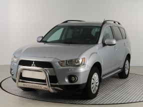 Mitsubishi Outlander - 2011