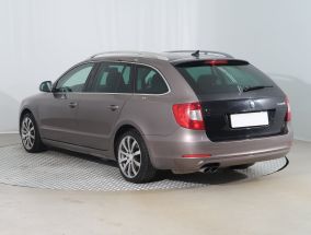 Škoda Superb - 2010