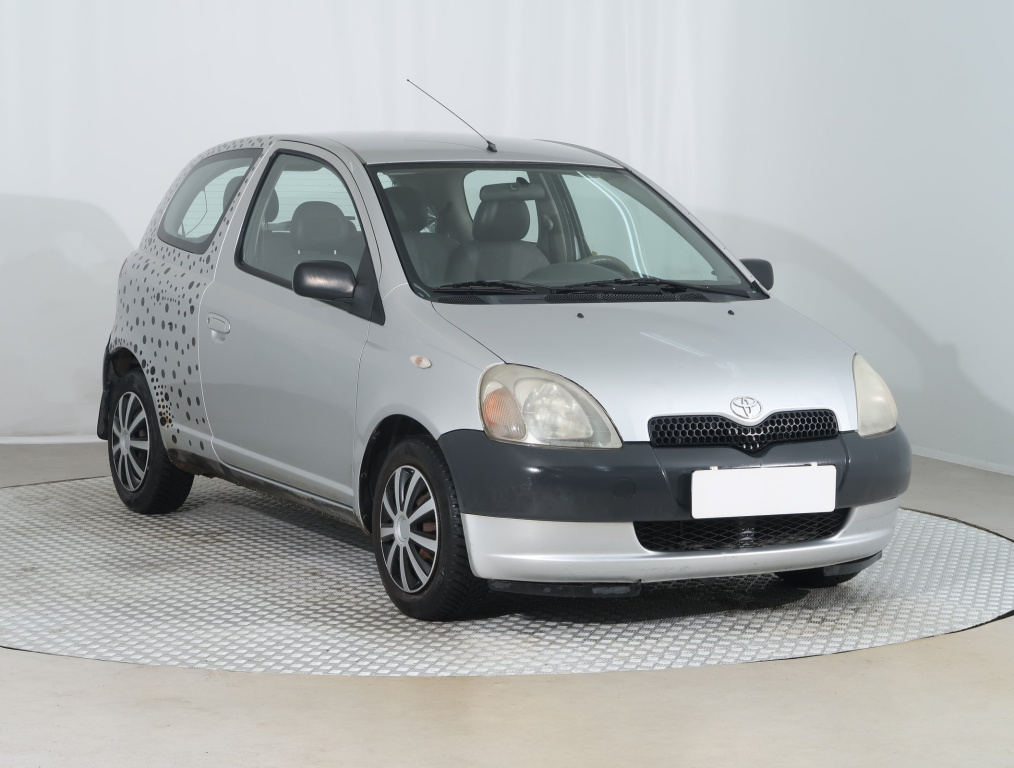 Toyota Yaris, 1999