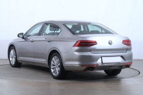 Volkswagen Passat - 2016