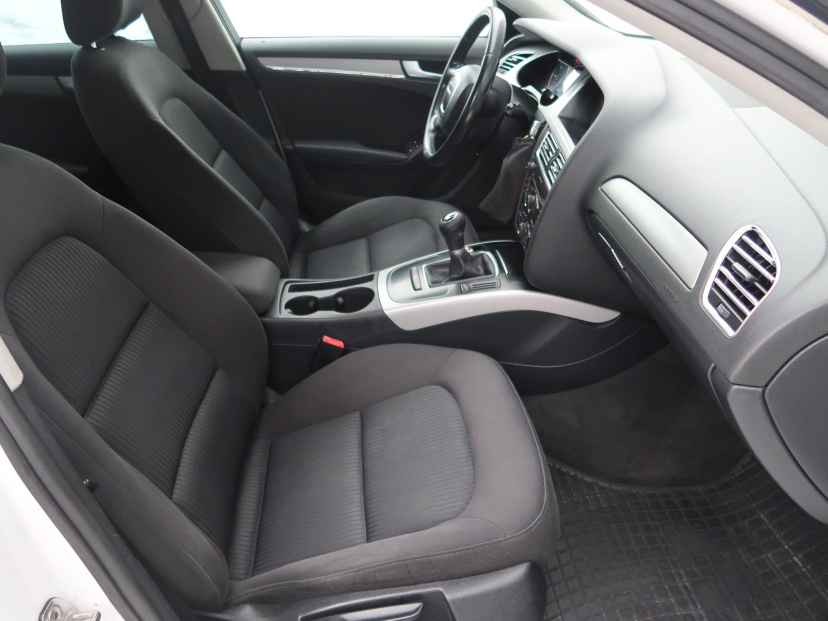 Audi A4, 2011