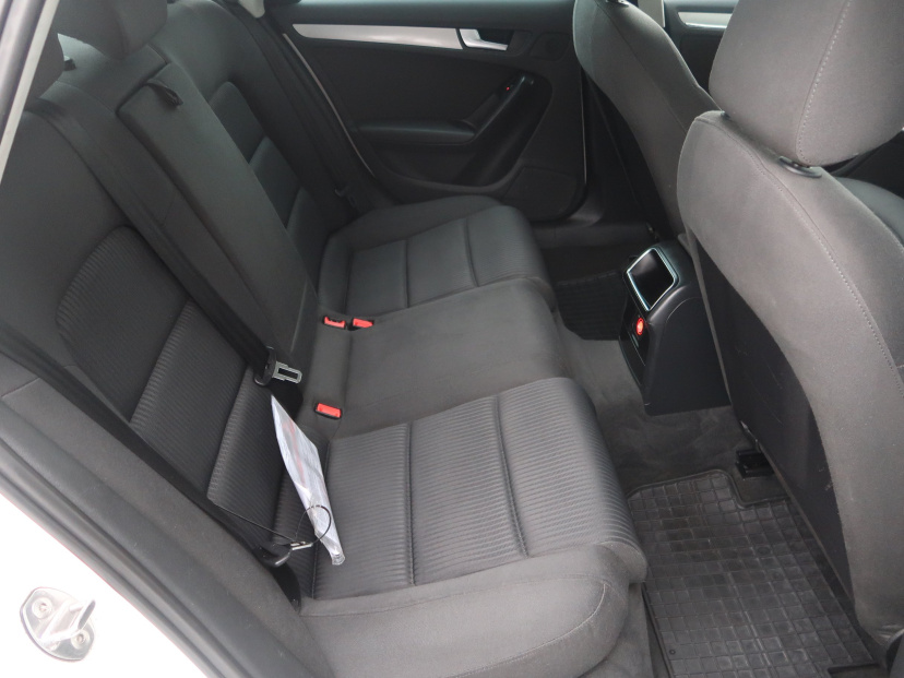 Audi A4, 2011