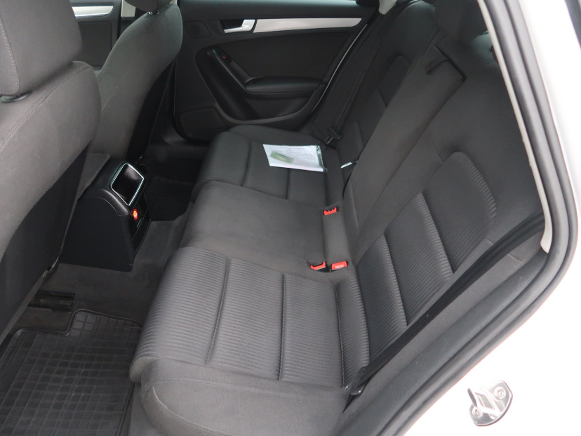 Audi A4, 2011