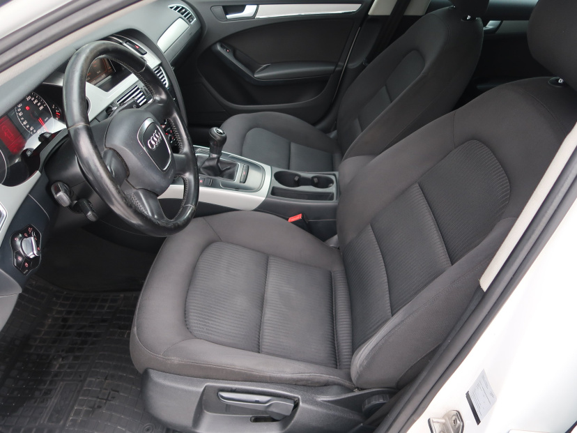 Audi A4, 2011