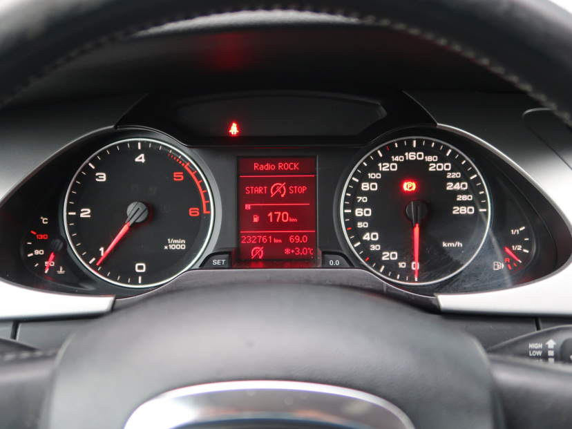 Audi A4, 2011